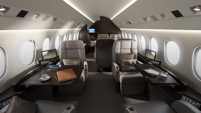 Falcon 900 cabin